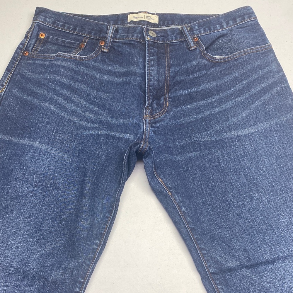 GAP Men's Straight Fit Denim Jeans